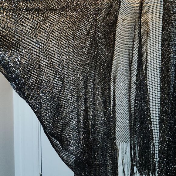 Open Cape  - Picture 3 of 3